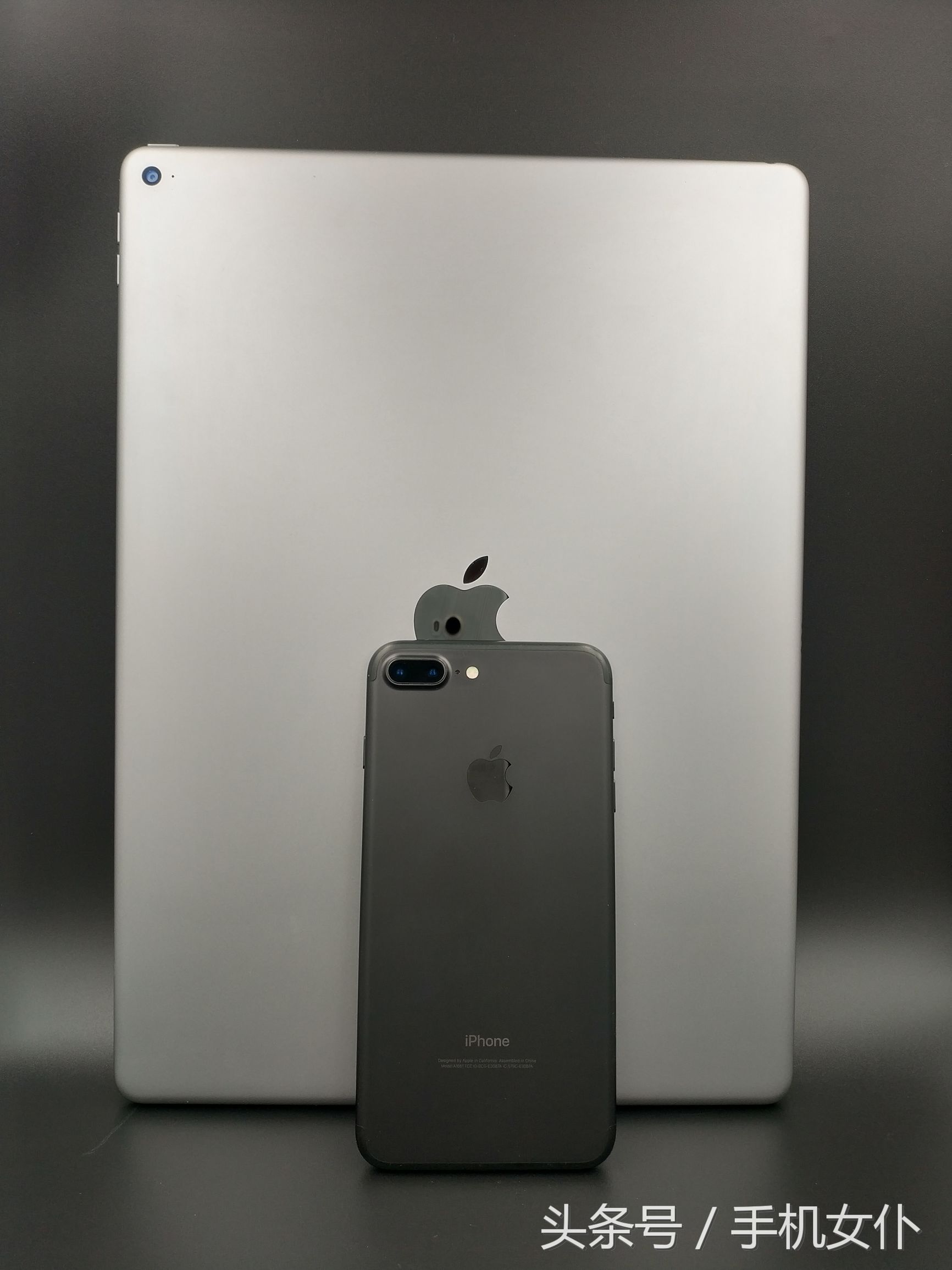 12.9英寸苹果iPad Pro有多大？和iPhone 7 Plus对比一下
