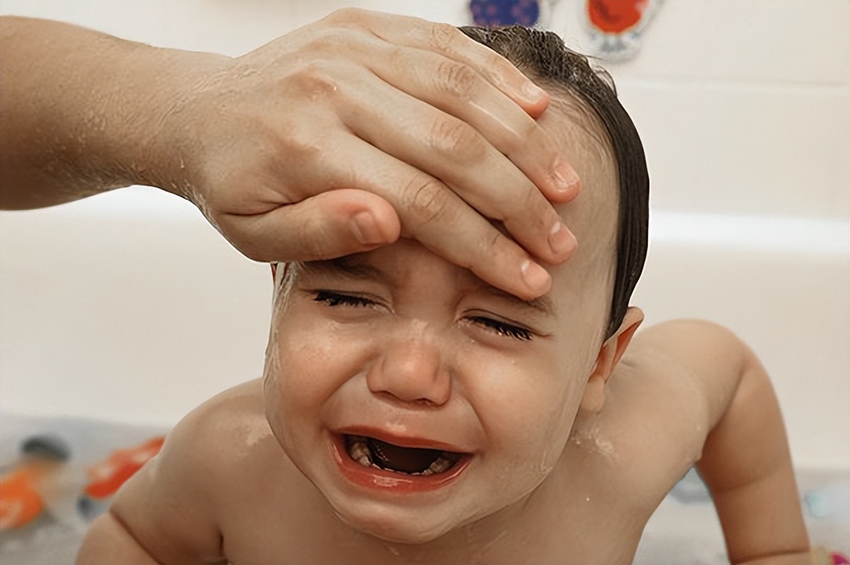 三岁宝宝发烧了怎么办如何退烧（三岁的宝宝发烧该怎么办）
